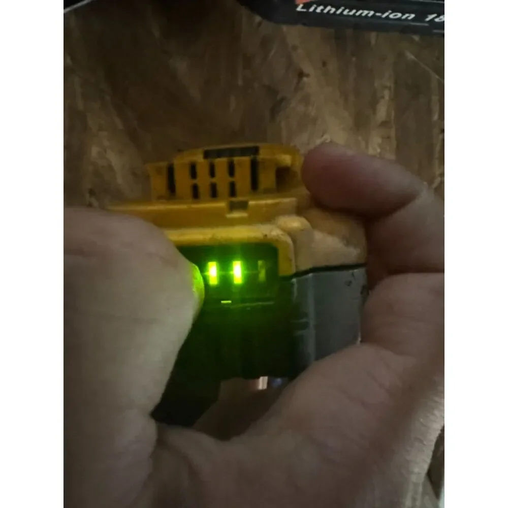 DEWALT DCB205 20V Li-Ion 5.0Ah Battery 242017 *read*